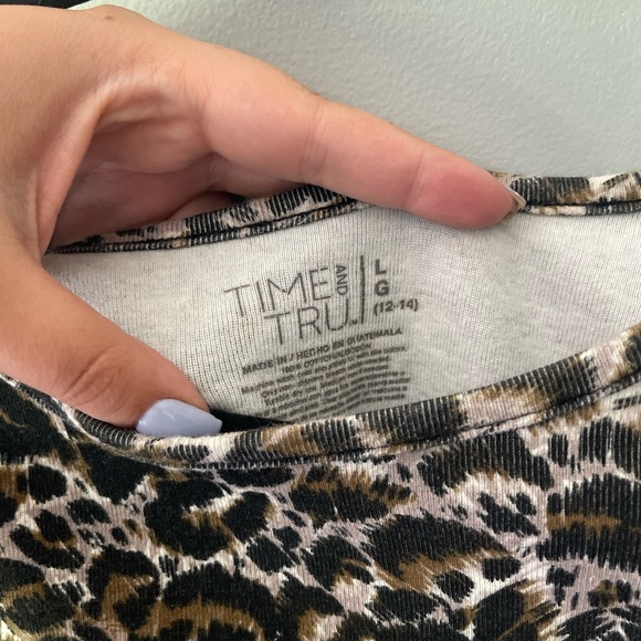 Time & Tru Printed Top - Picture 3 of 3
